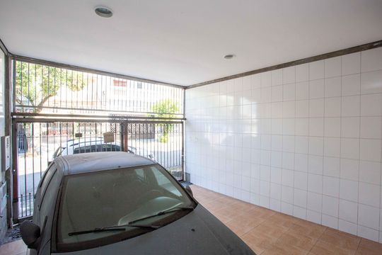 Garagem de casa à venda com 3 quartos, 196m² em Jardim Abc, Diadema