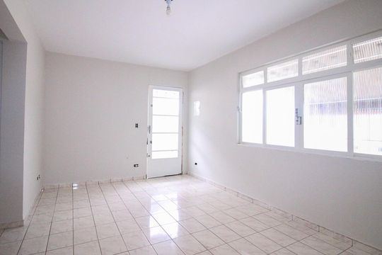 Casa à venda com 3 quartos, 134m² em Vila Antonieta, São Paulo