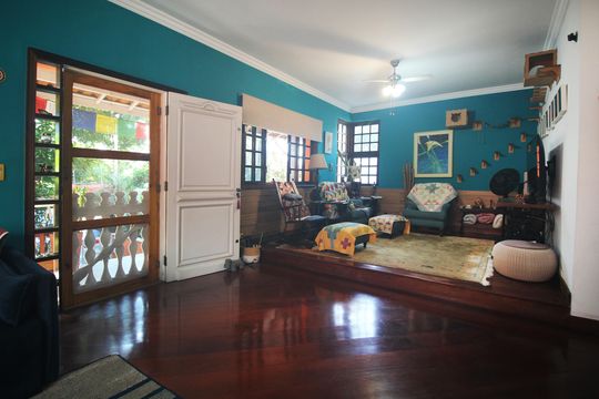 Casa à venda com 4 quartos, 271m² em Jardim Petropolis, São Paulo