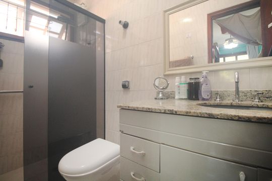 Casa à venda com 4 quartos, 271m² em Jardim Petropolis, São Paulo