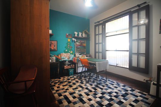 Casa à venda com 4 quartos, 271m² em Jardim Petropolis, São Paulo