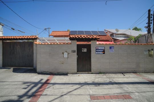 Fachada de casa à venda com 3 quartos, 330m² em Santo Antônio, Niterói