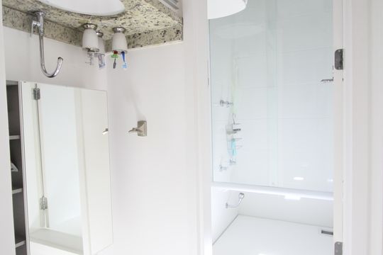 Banheiro de apartamento à venda com 1 quarto, 39m² em Vila Suzana, São Paulo