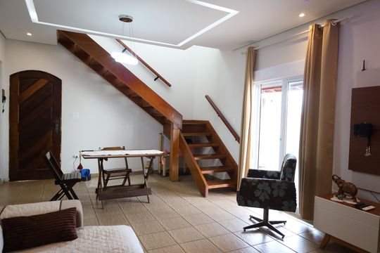 Casa à venda com 3 quartos, 200m² em Interlagos, São Paulo