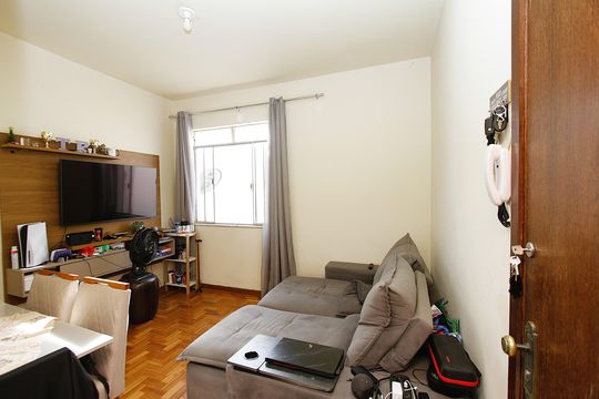 Sala de apartamento à venda com 3 quartos, 90m² em Barroca, Belo Horizonte