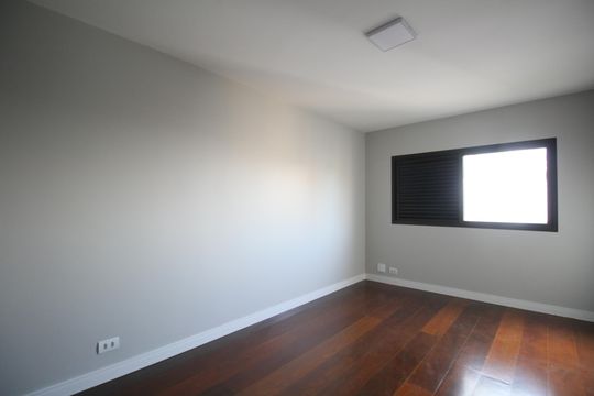 Quarto 1 de apartamento à venda com 3 quartos, 195m² em Jardim Monte Kemel, São Paulo