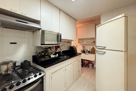 Cozinha de apartamento à venda com 1 quarto, 90m² em Copacabana, Rio de Janeiro