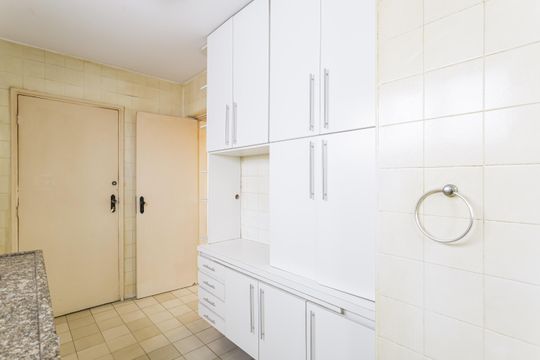 Cozinha de apartamento para alugar com 2 quartos, 74m² em Vila Olímpia, São Paulo
