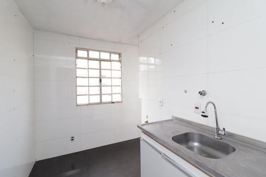 Cozinha de apartamento à venda com 2 quartos, 48m² em Conjunto Residencial José Bonifácio, São Paulo