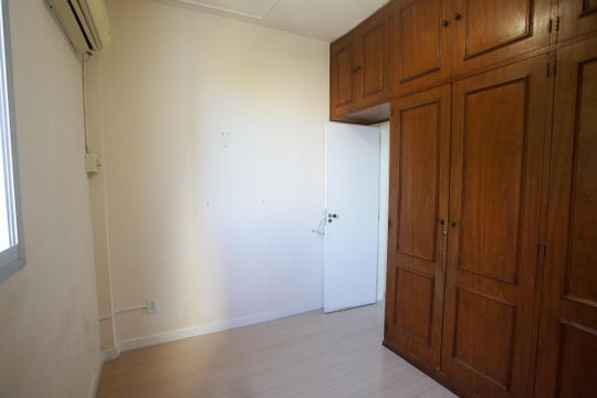 Quarto 1 de apartamento à venda com 2 quartos, 62m² em Anil, Rio de Janeiro