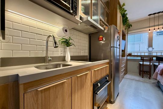 Cozinha de apartamento à venda com 1 quarto, 18m² em Jardim Aeroporto, São Paulo