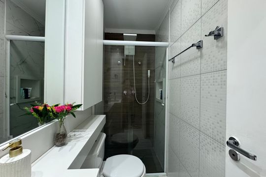 Banheiro de apartamento à venda com 1 quarto, 35m² em Jaguaribe, Osasco