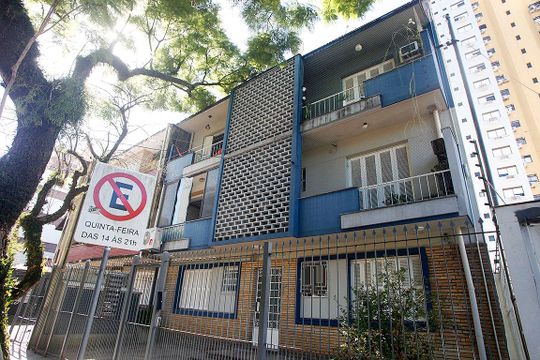 Fachada de apartamento à venda com 1 quarto, 41m² em Menino Deus, Porto Alegre
