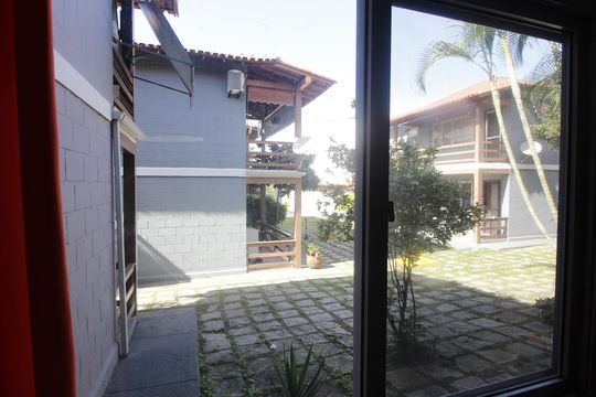 Casa de Condomínio para alugar com 2 quartos, 75m² em Parque Burle, Cabo Frio