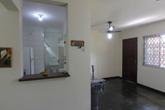 Casa de Condomínio para alugar com 2 quartos, 75m² em Parque Burle, Cabo Frio