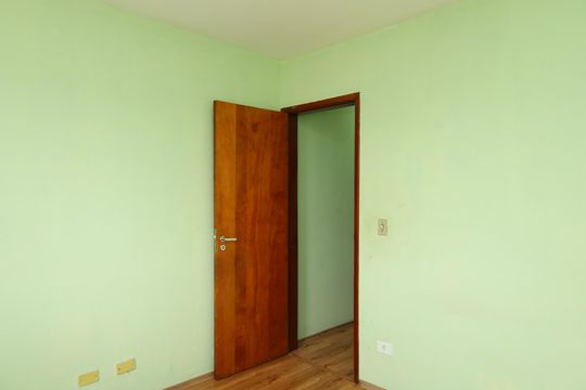 Quarto 2 de casa à venda com 2 quartos, 200m² em Vila Campanela, São Paulo