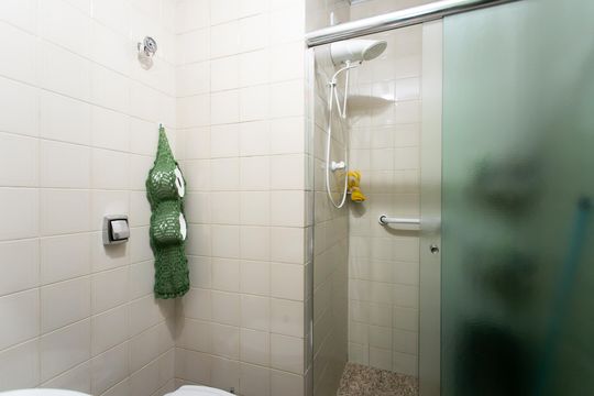 Banheiro 1 de casa à venda com 2 quartos, 200m² em Vila Campanela, São Paulo