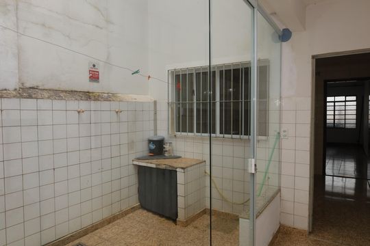 Quintal de casa à venda com 2 quartos, 200m² em Vila Campanela, São Paulo