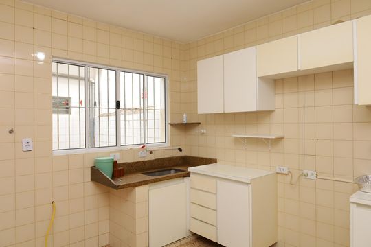Cozinha de casa à venda com 2 quartos, 200m² em Vila Campanela, São Paulo