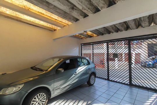 Garagem de casa à venda com 3 quartos, 150m² em Sapopemba, São Paulo
