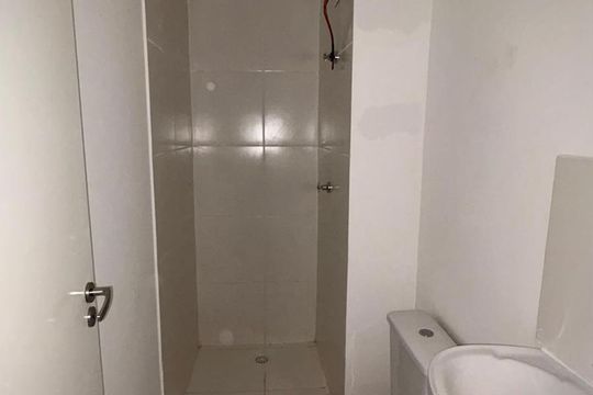 Banheiro de apartamento para alugar com 2 quartos, 30m² em Ferreira, São Paulo
