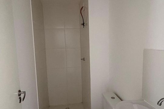 Banheiro de apartamento para alugar com 2 quartos, 30m² em Ferreira, São Paulo