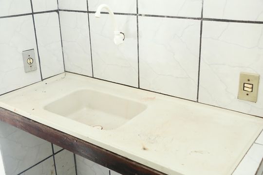 Cozinha de apartamento para alugar com 1 quarto, 32m² em Confidencia, Nova Iguaçu