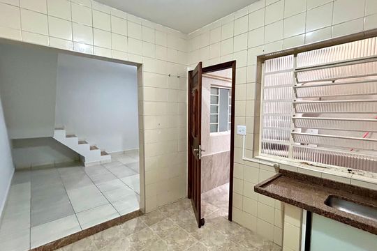 Cozinha de casa para alugar com 1 quarto, 60m² em Parque Continental I, Guarulhos