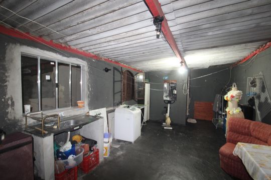 Garagem de casa à venda com 5 quartos, 120m² em Vila Diva, São Paulo