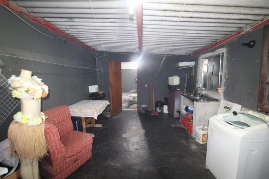 Garagem de casa à venda com 5 quartos, 120m² em Vila Diva, São Paulo
