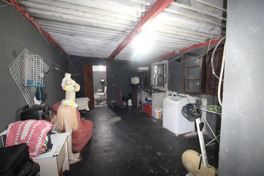 Garagem de casa à venda com 5 quartos, 120m² em Vila Diva, São Paulo