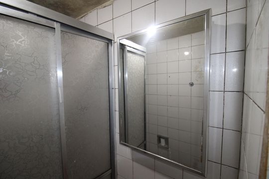 Banheiro de casa à venda com 5 quartos, 120m² em Vila Diva, São Paulo