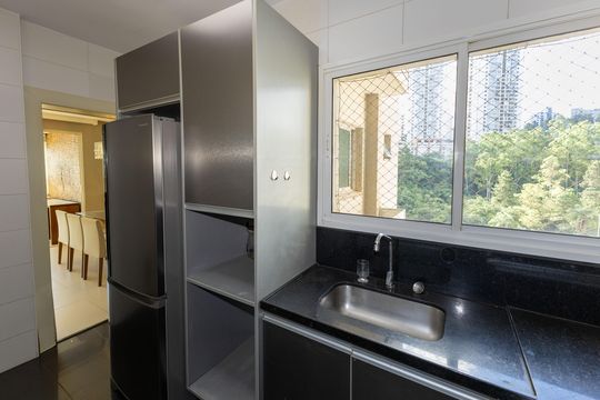 Cozinha de apartamento para alugar com 3 quartos, 124m² em Vila da Serra, Nova Lima