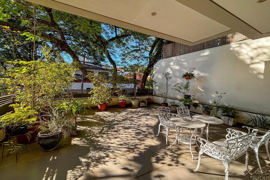 Área externa de casa à venda com 3 quartos, 366m² em Sumaré, São Paulo