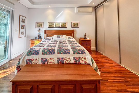 Suíte 1 de casa à venda com 3 quartos, 366m² em Sumaré, São Paulo