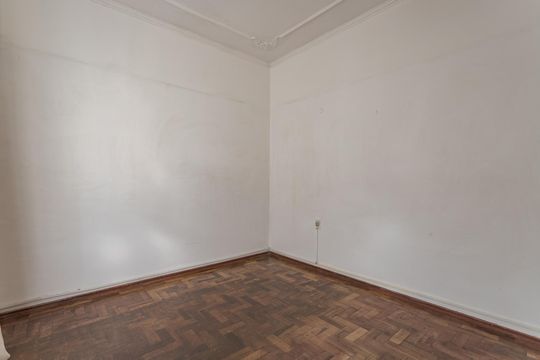 Quarto de apartamento à venda com 1 quarto, 46m² em Passo D’areia, Porto Alegre