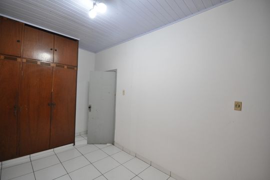 Quarto 2 de casa à venda com 2 quartos, 320m² em Parada Inglesa, São Paulo