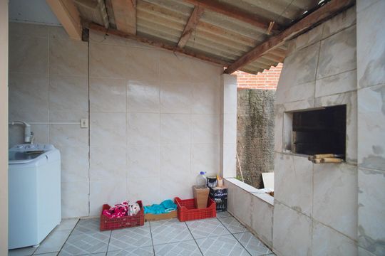  Churrasqueira de casa à venda com 2 quartos, 46m² em Vicentina, São Leopoldo