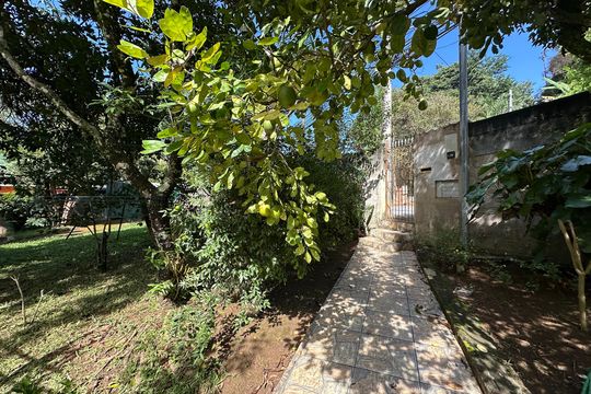 Quintal de casa à venda com 2 quartos, 121m² em Jardim Bandeirantes, Barueri