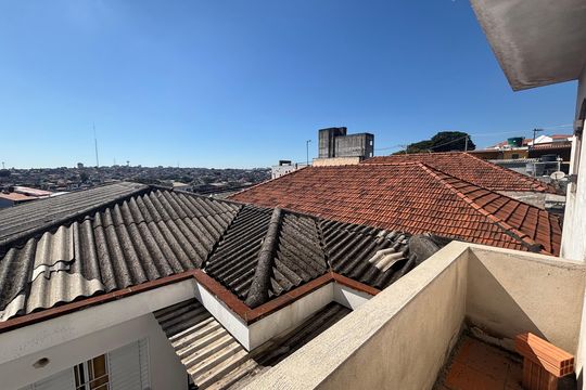 Varanda de casa à venda com 6 quartos, 250m² em Jardim Eliane, São Paulo
