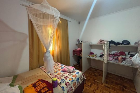 Quarto 3 de casa à venda com 6 quartos, 250m² em Jardim Eliane, São Paulo