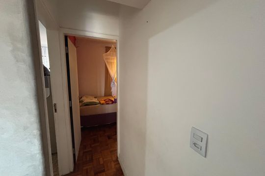 Corredor de casa à venda com 6 quartos, 250m² em Jardim Eliane, São Paulo