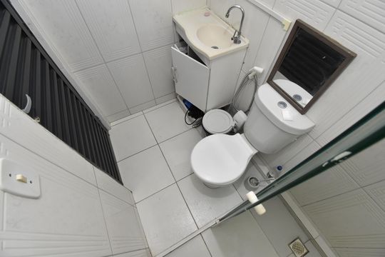 Banheiro de apartamento para alugar com 2 quartos, 1m² em Ganchinho, Curitiba
