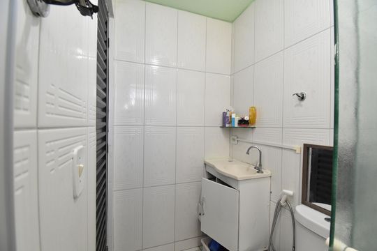 Banheiro de apartamento para alugar com 2 quartos, 1m² em Ganchinho, Curitiba