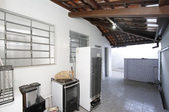 Área de Serviço de casa para alugar com 3 quartos, 410m² em Coração Eucarístico, Belo Horizonte