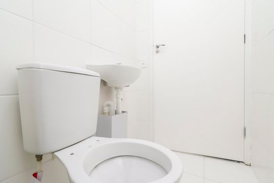 Banheiro de apartamento à venda com 2 quartos, 42m² em Guaianases, São Paulo