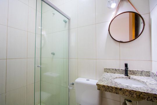Banheiro do quarto 1 de apartamento à venda com 2 quartos, 75m² em Vila Homero Thon, Santo André