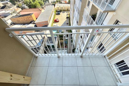 Varanda de kitnet/studio à venda com 1 quarto, 29m² em Jardim Itacolomi, São Paulo