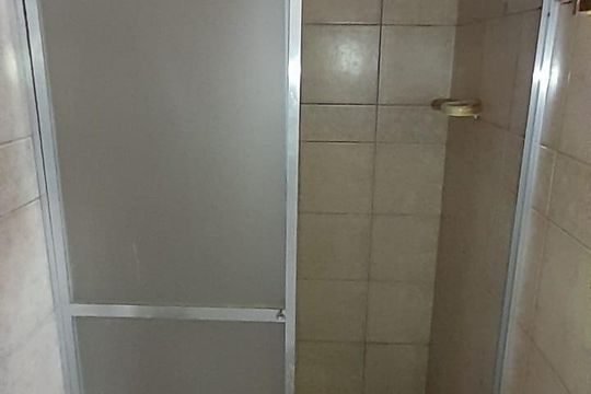 Banheiro de apartamento para alugar com 2 quartos, 60m² em Vila Jardim, Porto Alegre