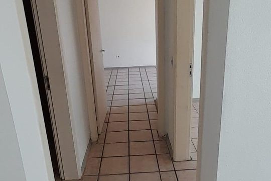 Corredor de apartamento para alugar com 2 quartos, 60m² em Vila Jardim, Porto Alegre